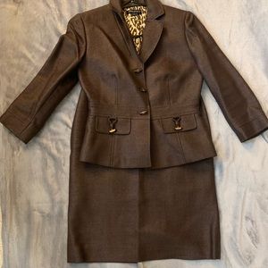 Brown TAHARI SKIRT SUIT Size 2 🔥🔥🔥🔥